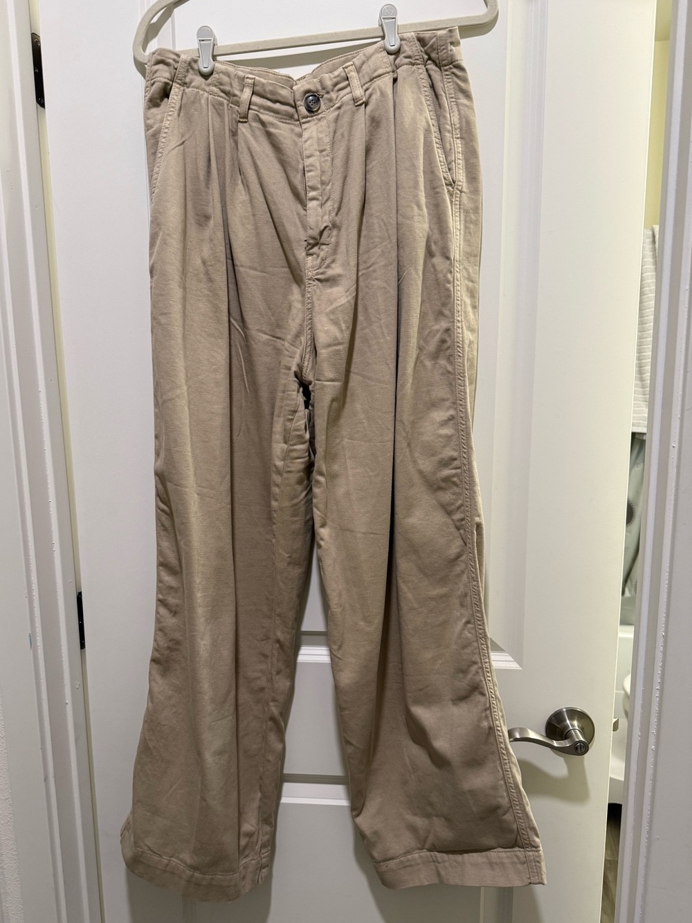 Addy Chino Pants (Free People)
Almond Milk
